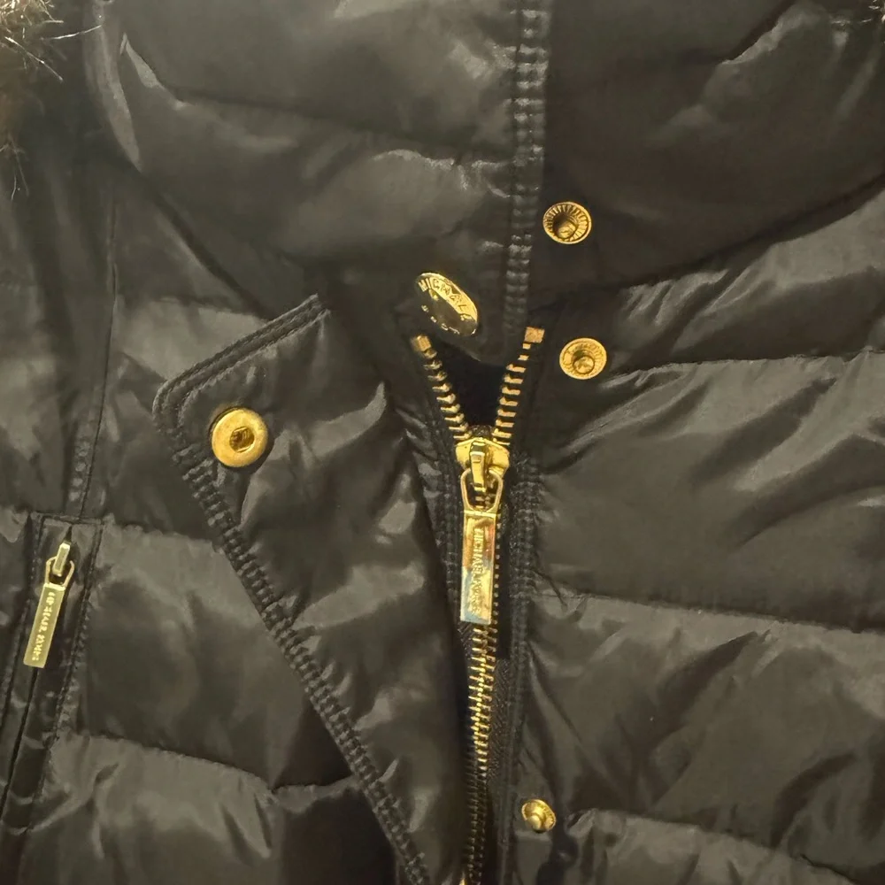 Women's Black Puffer Coat with Faux Fur Hood - Picture 8 of 8
